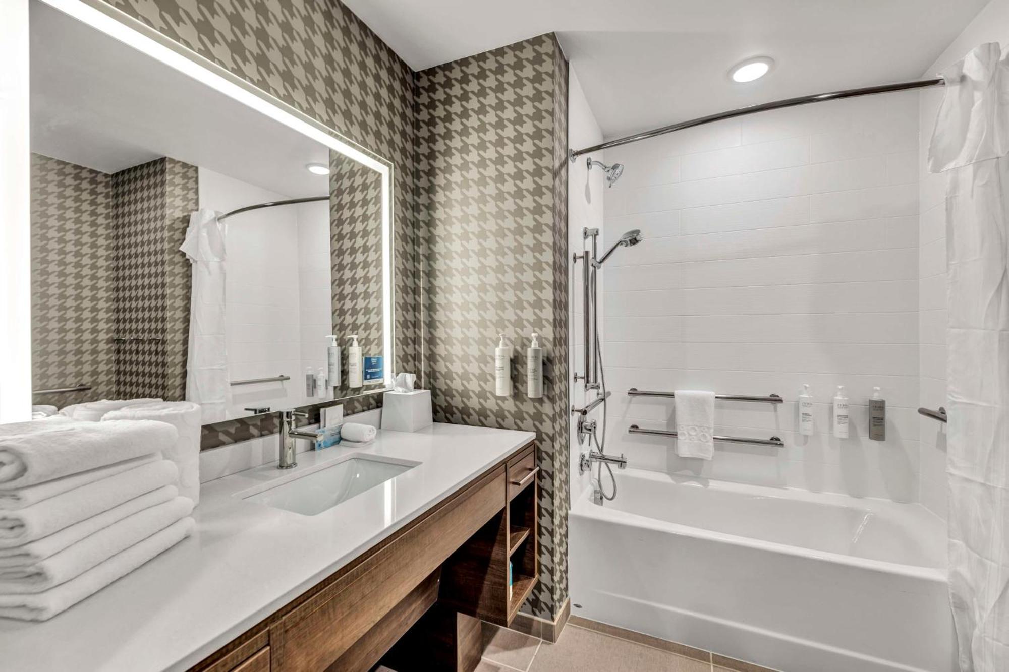 Home2 Suites By Hilton Raleigh West Lenovo Center エクステリア 写真