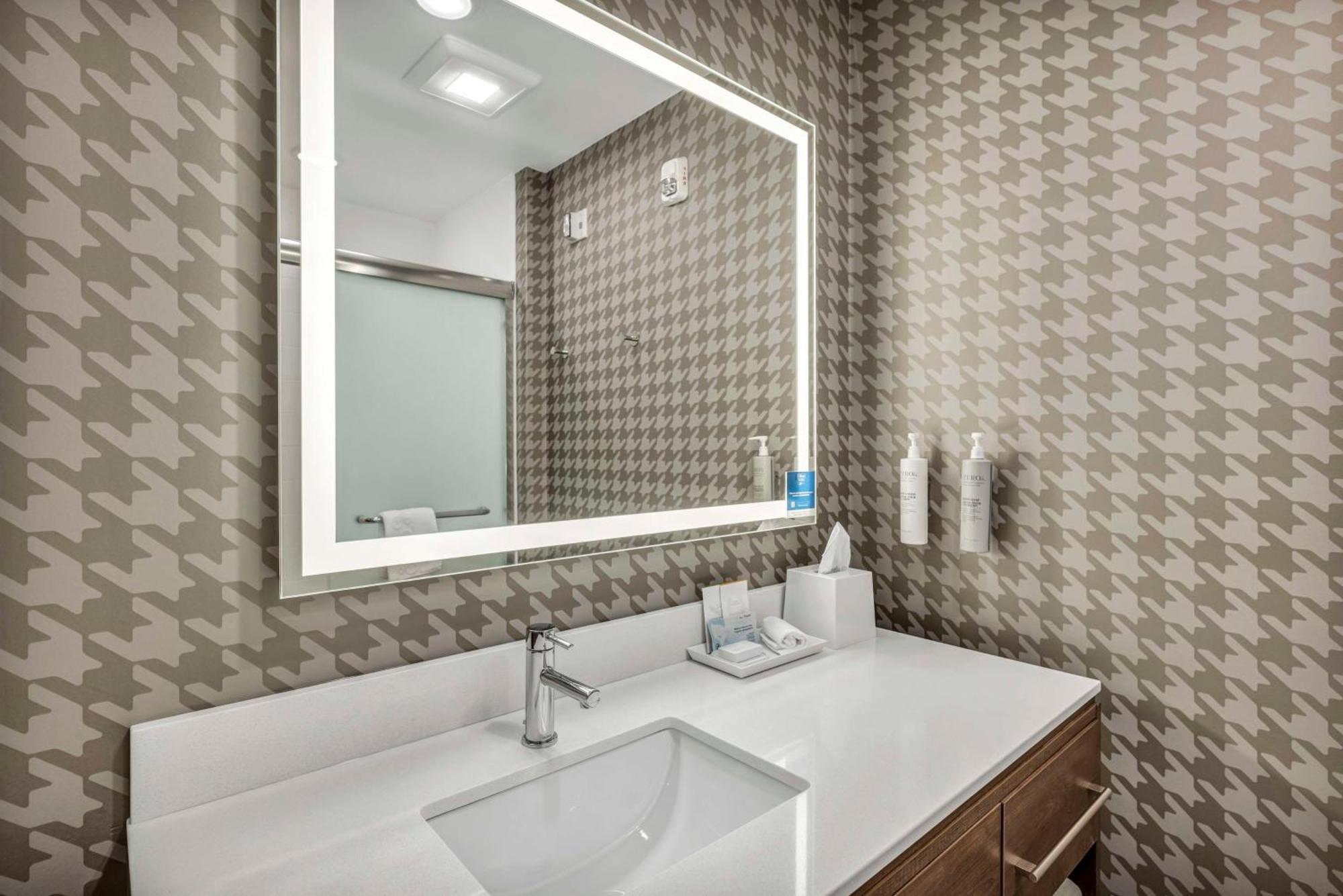 Home2 Suites By Hilton Raleigh West Lenovo Center エクステリア 写真