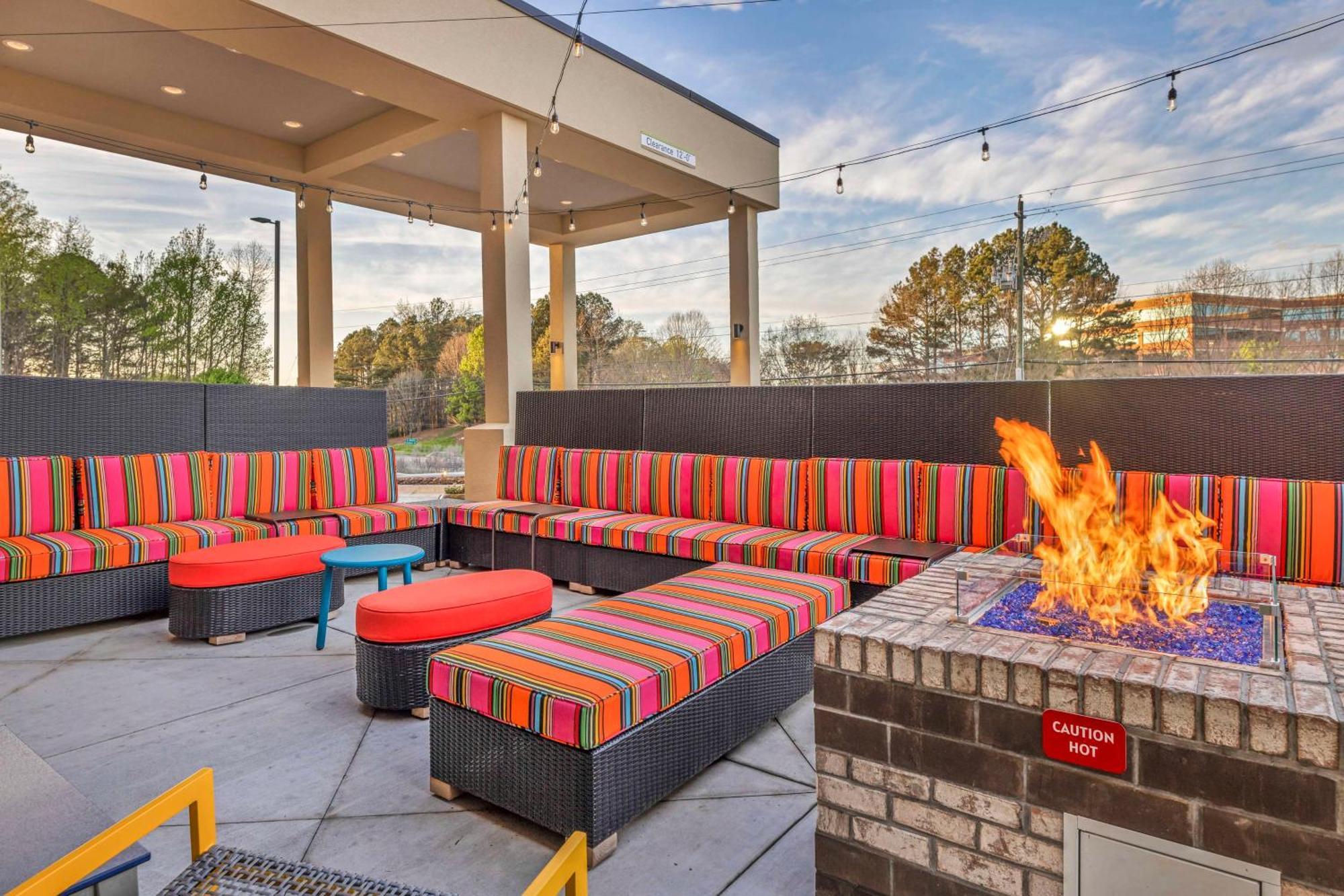 Home2 Suites By Hilton Raleigh West Lenovo Center エクステリア 写真